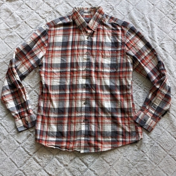 Eddie Bauer Classic Fit Red Plaid Button Shirt Men’s Medium Collar Long Sleeve - Picture 2 of 5